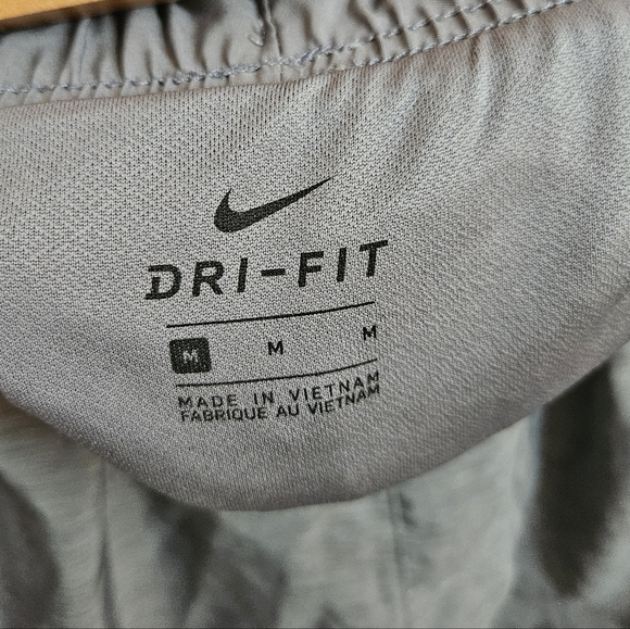 3/$25 Nike Women's Gray Running Shorts Spacedye Mesh Sides Liner M - Picture 5 of 5